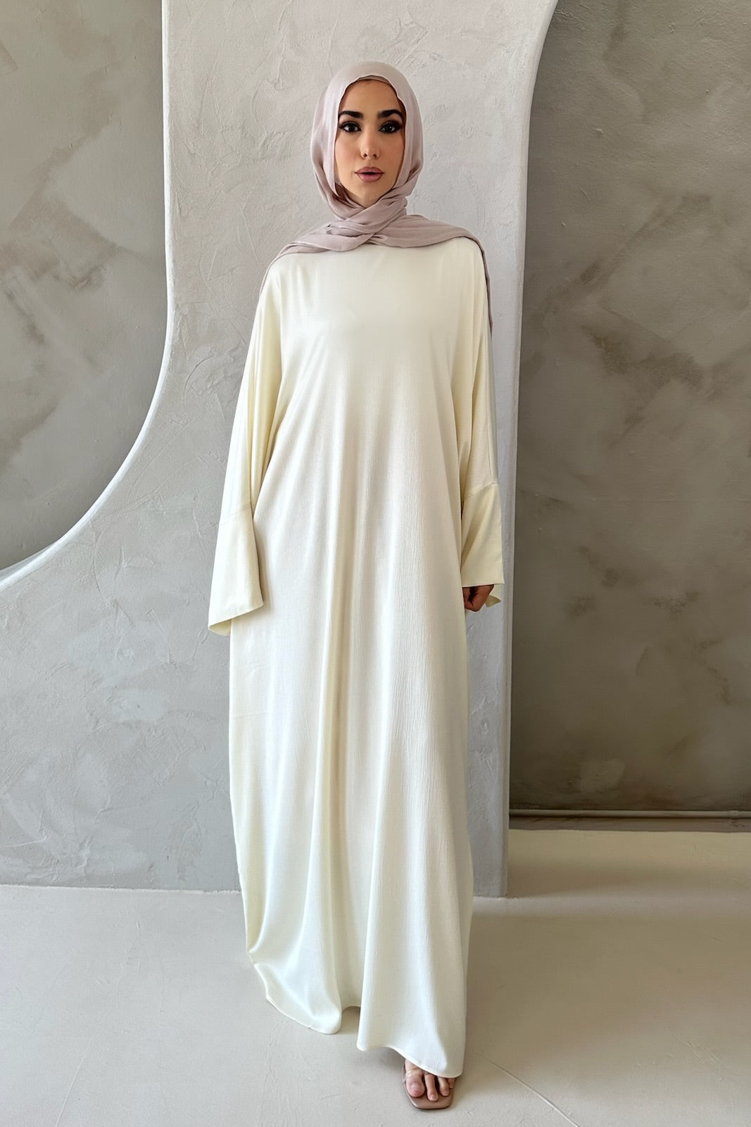 SAREEN ABAYA CREAM