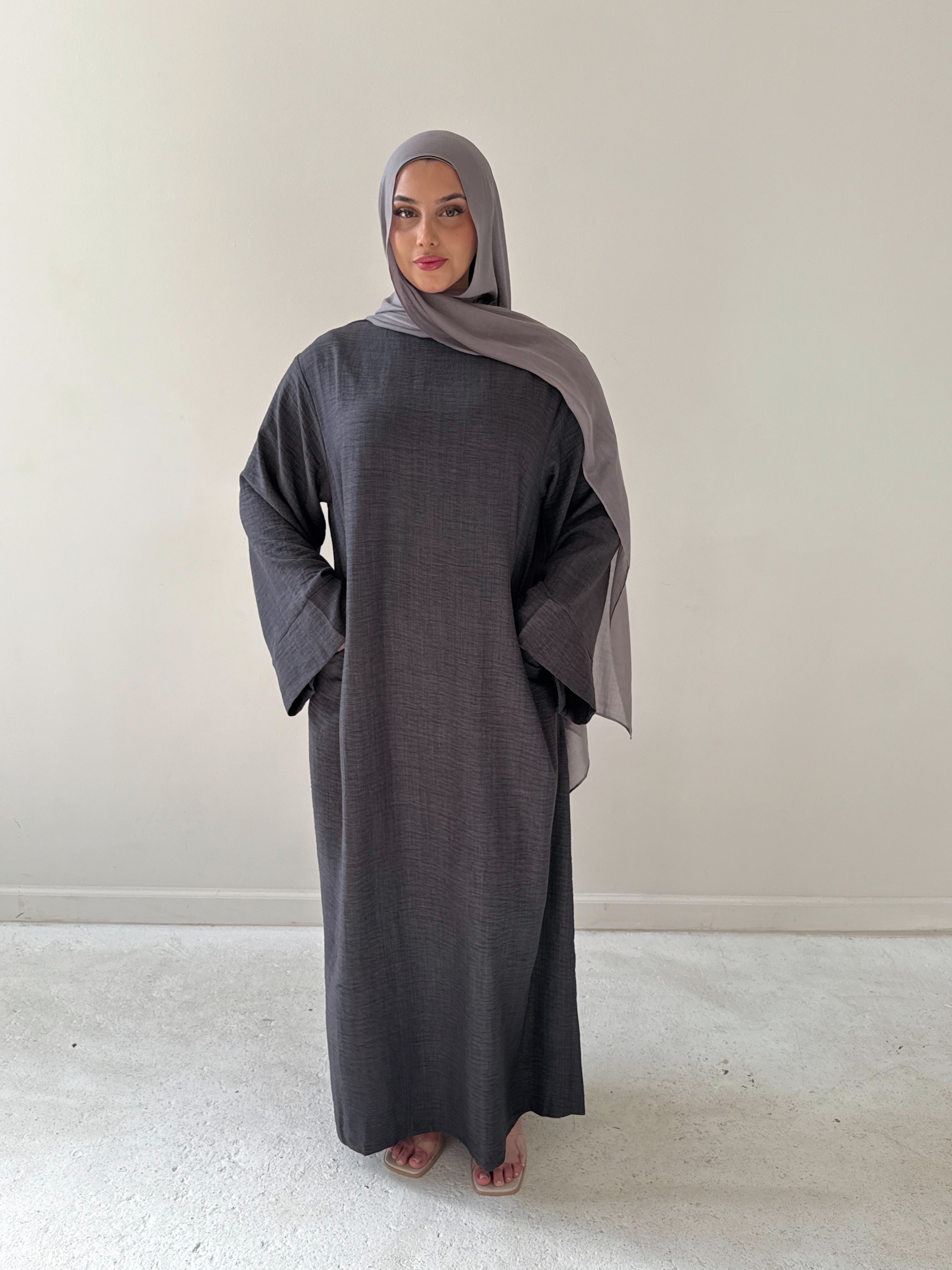 AMIRA MOCK NECK CHARCOAL
