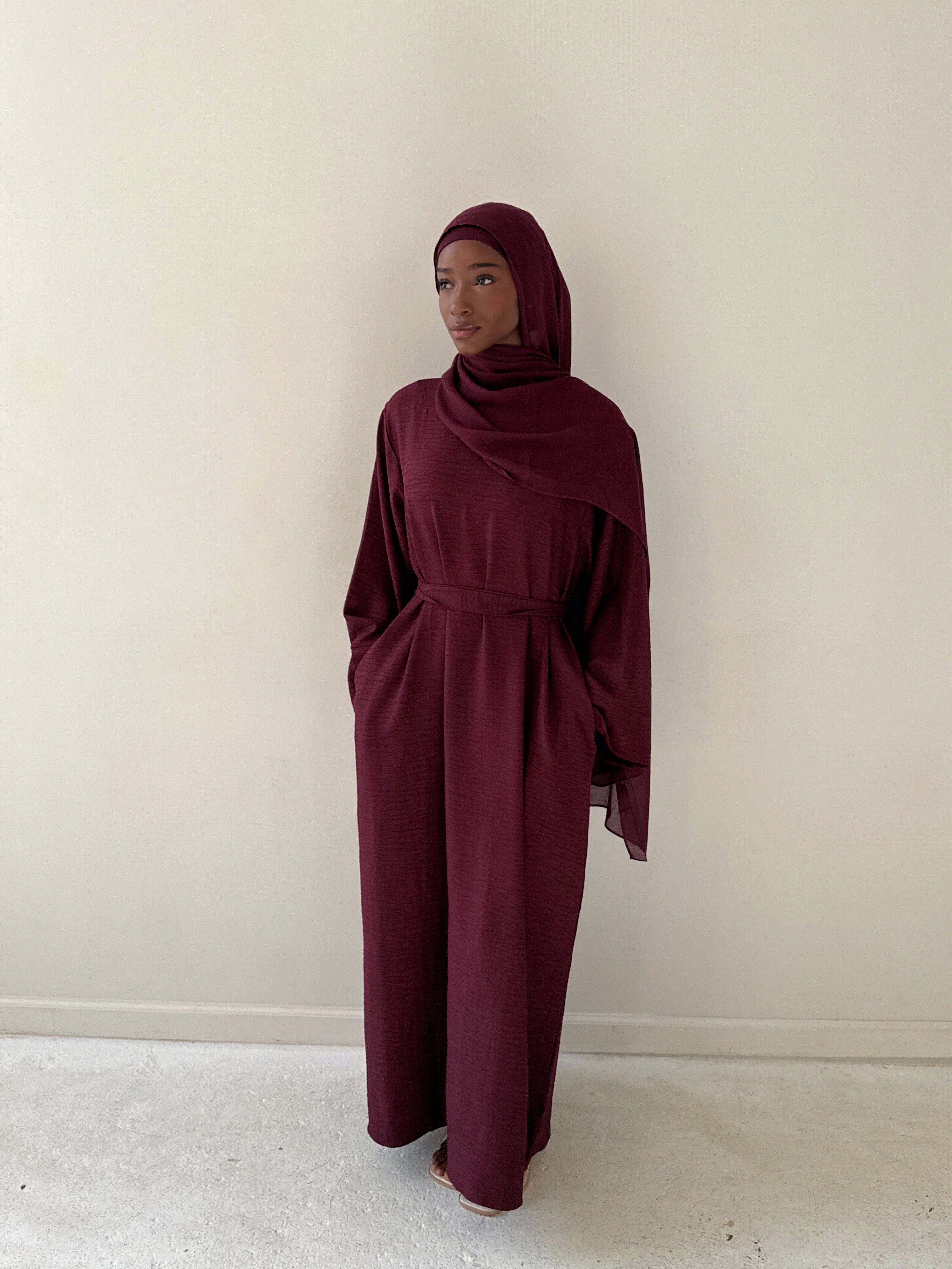 AMIRA MOCK NECK BORDEAUX