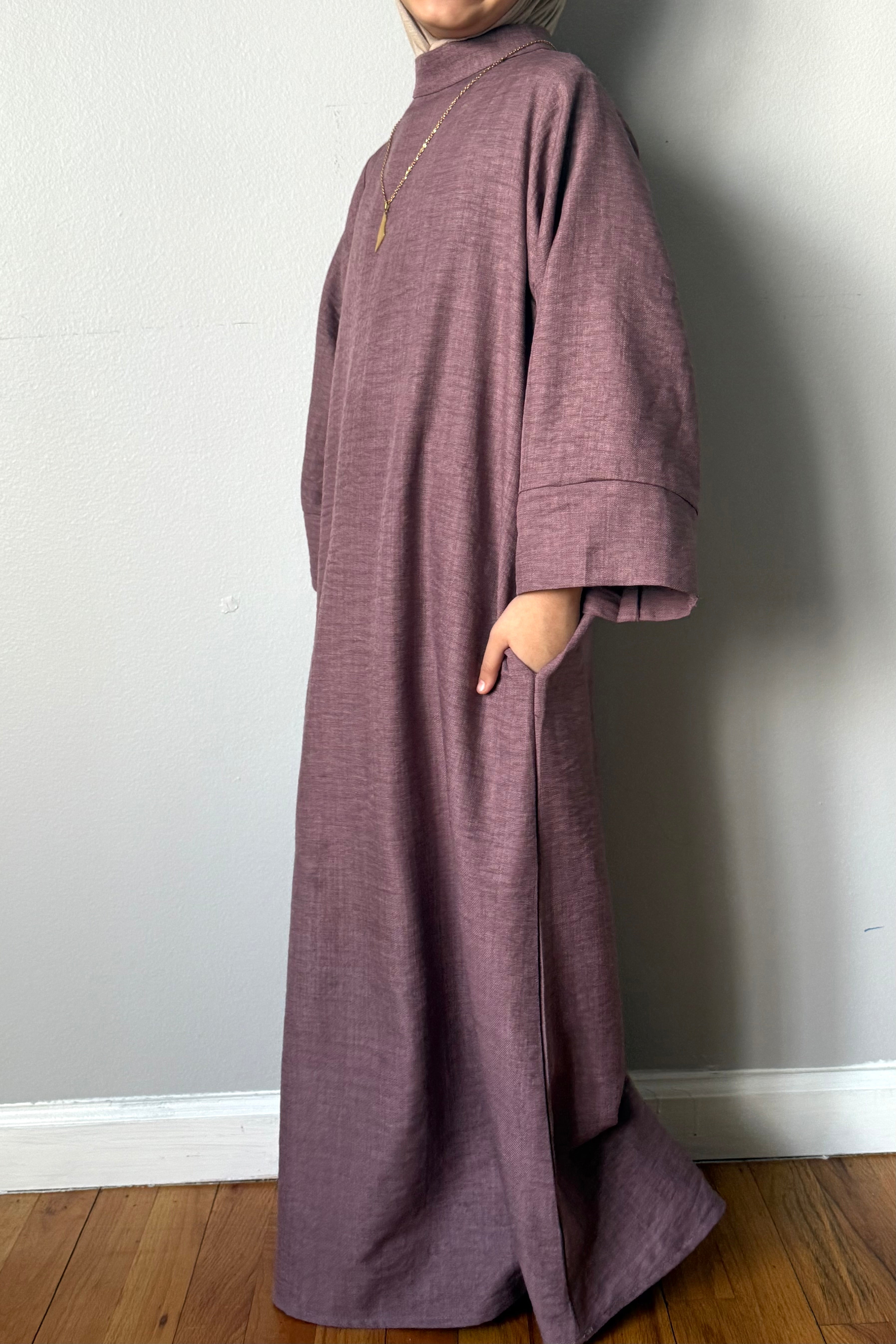 AMIRA MOCK NECK ABAYA YOUTH MAUVE