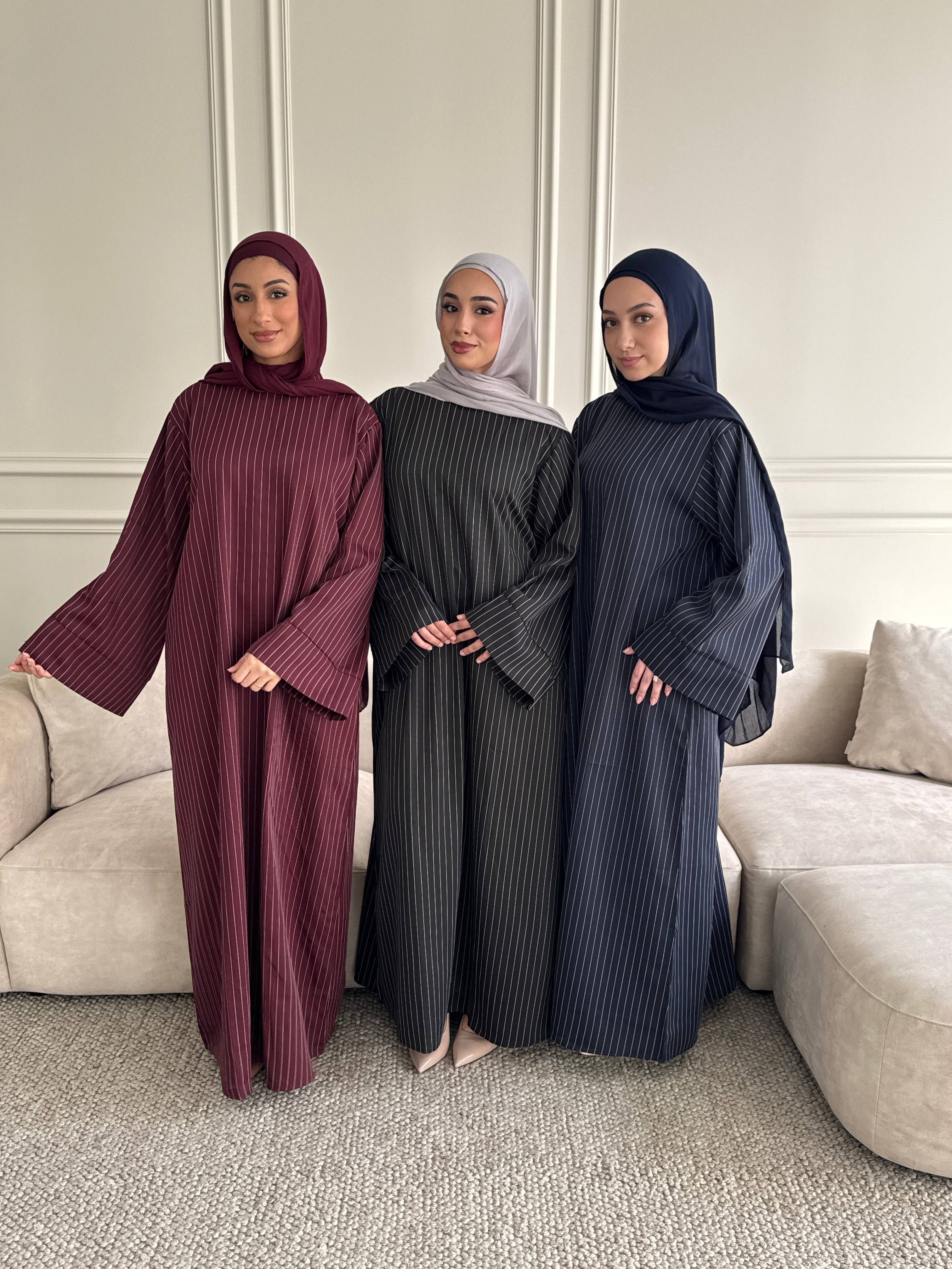 STRIPE ABAYA NAVY MOCK NECK