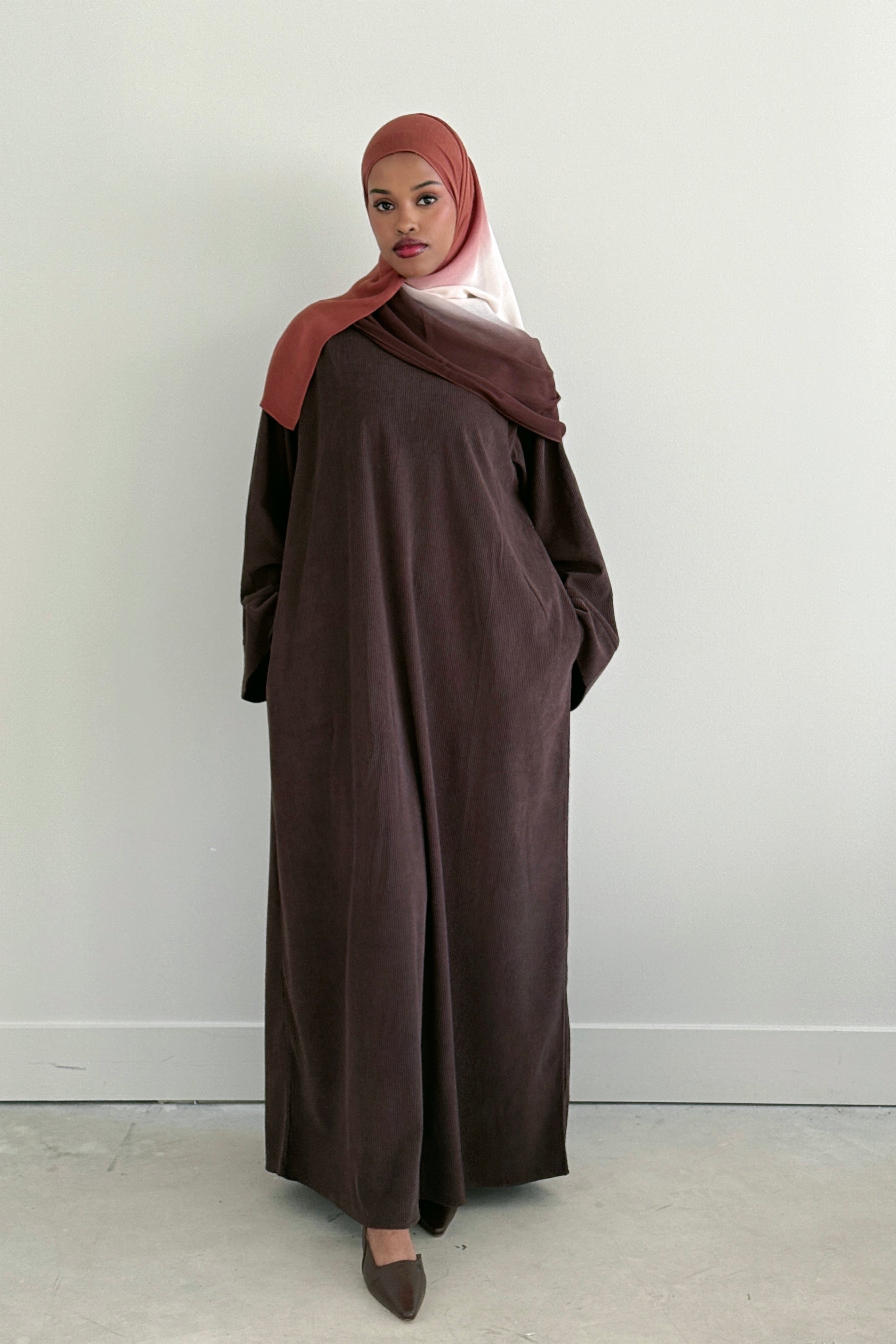 CORDUROY ABAYA CHOCOLATE