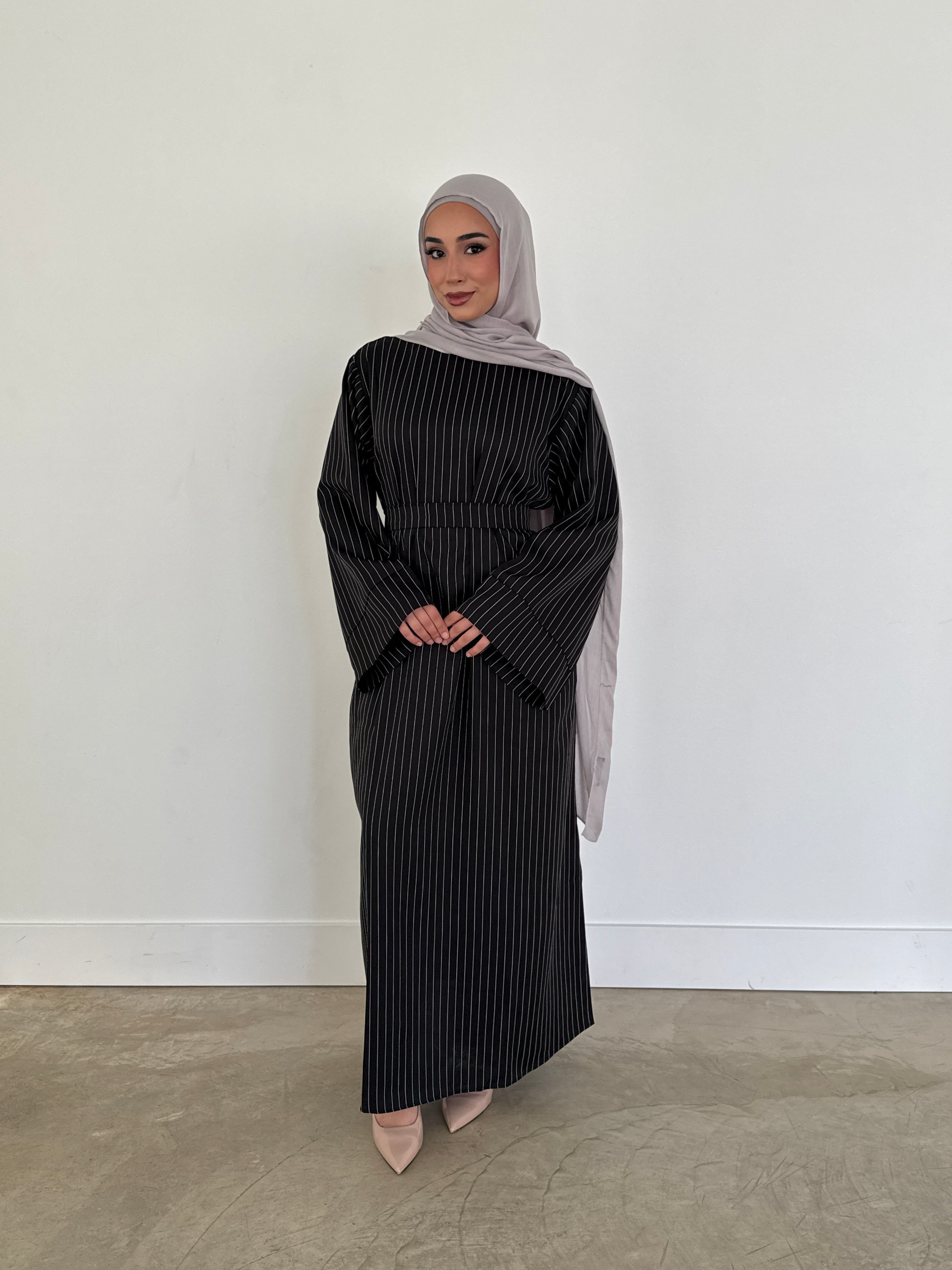 STRIPE ABAYA BLACK MOCK NECK