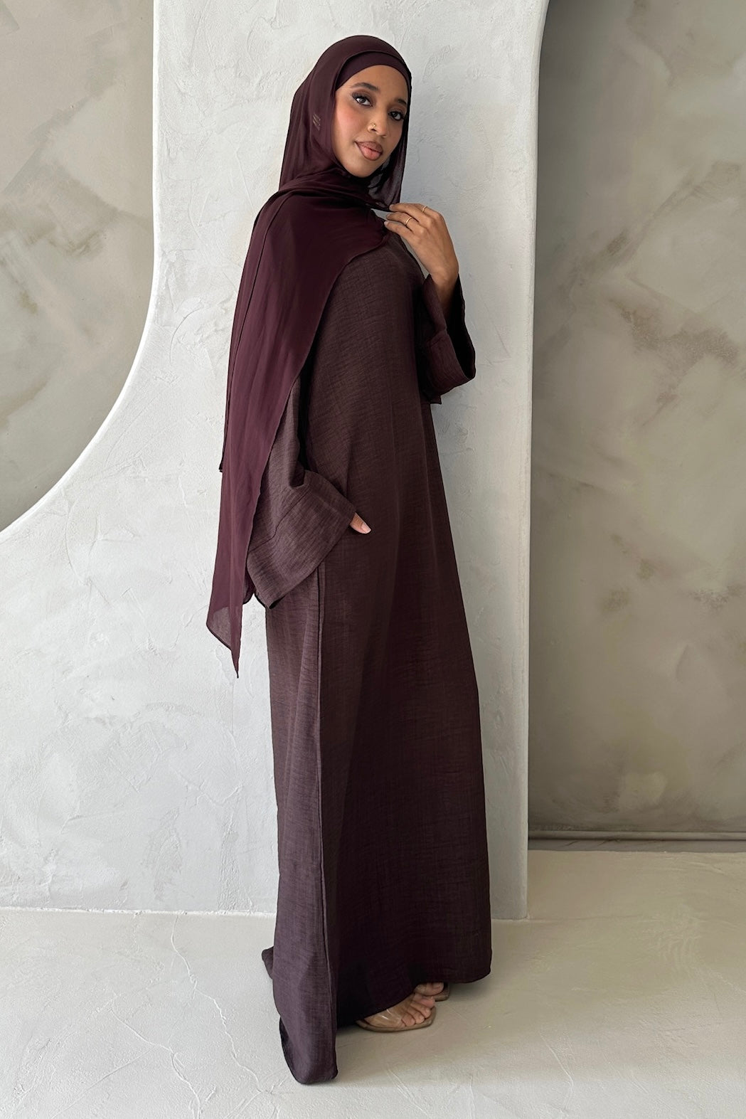 AMIRA MOCK NECK ABAYA CHOCOLATE