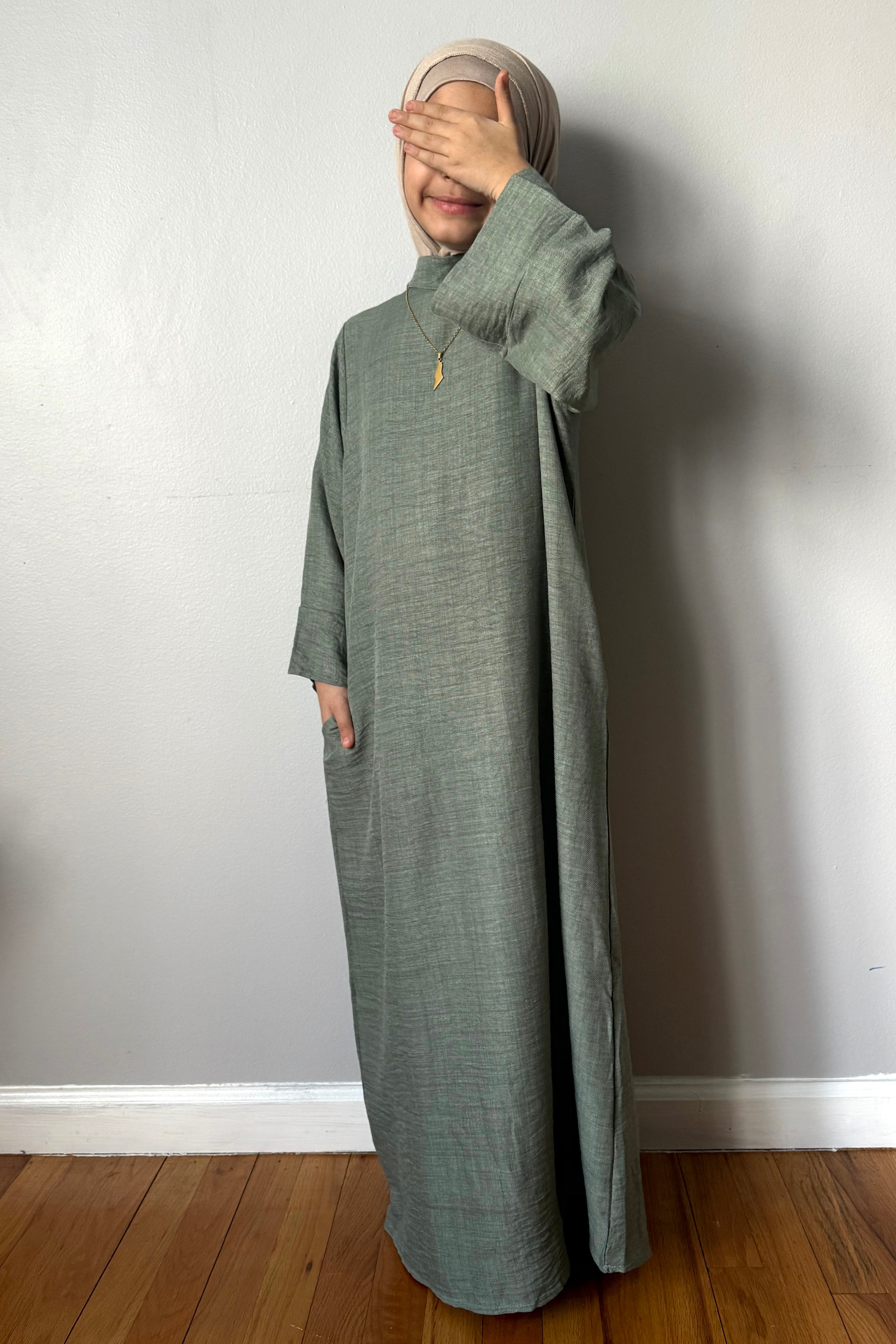 AMIRA MOCK NECK ABAYA YOUTH SAGE