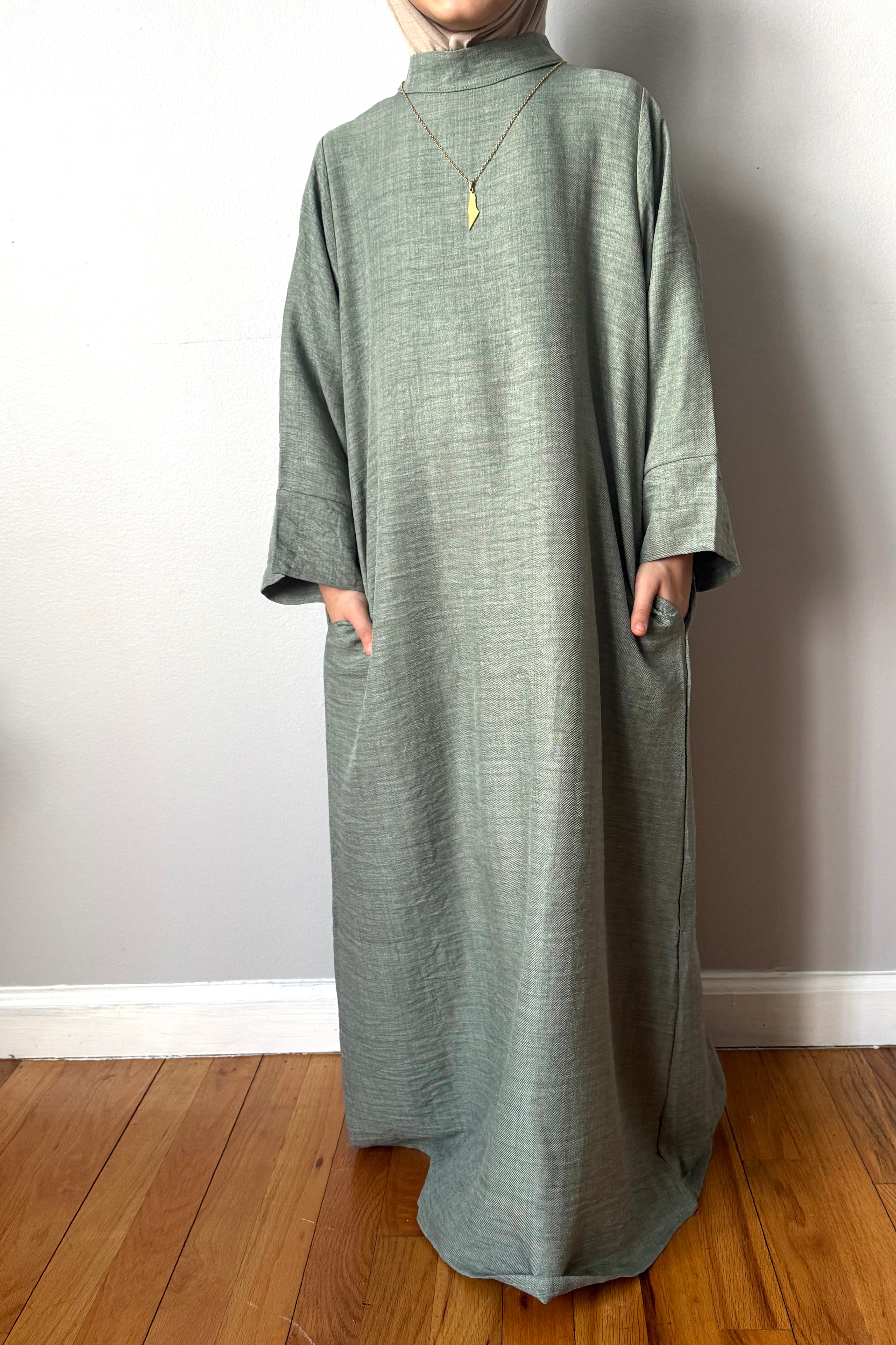 AMIRA MOCK NECK ABAYA YOUTH SAGE