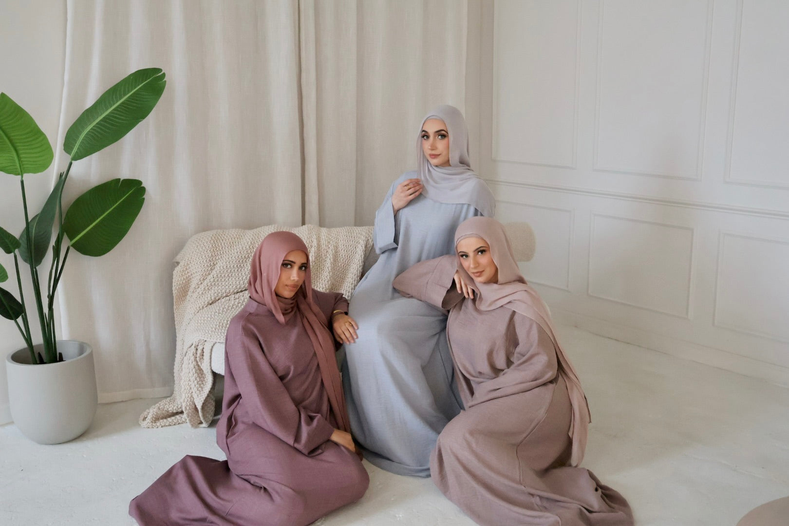 AMIRA MOCK NECK ABAYA MAUVE