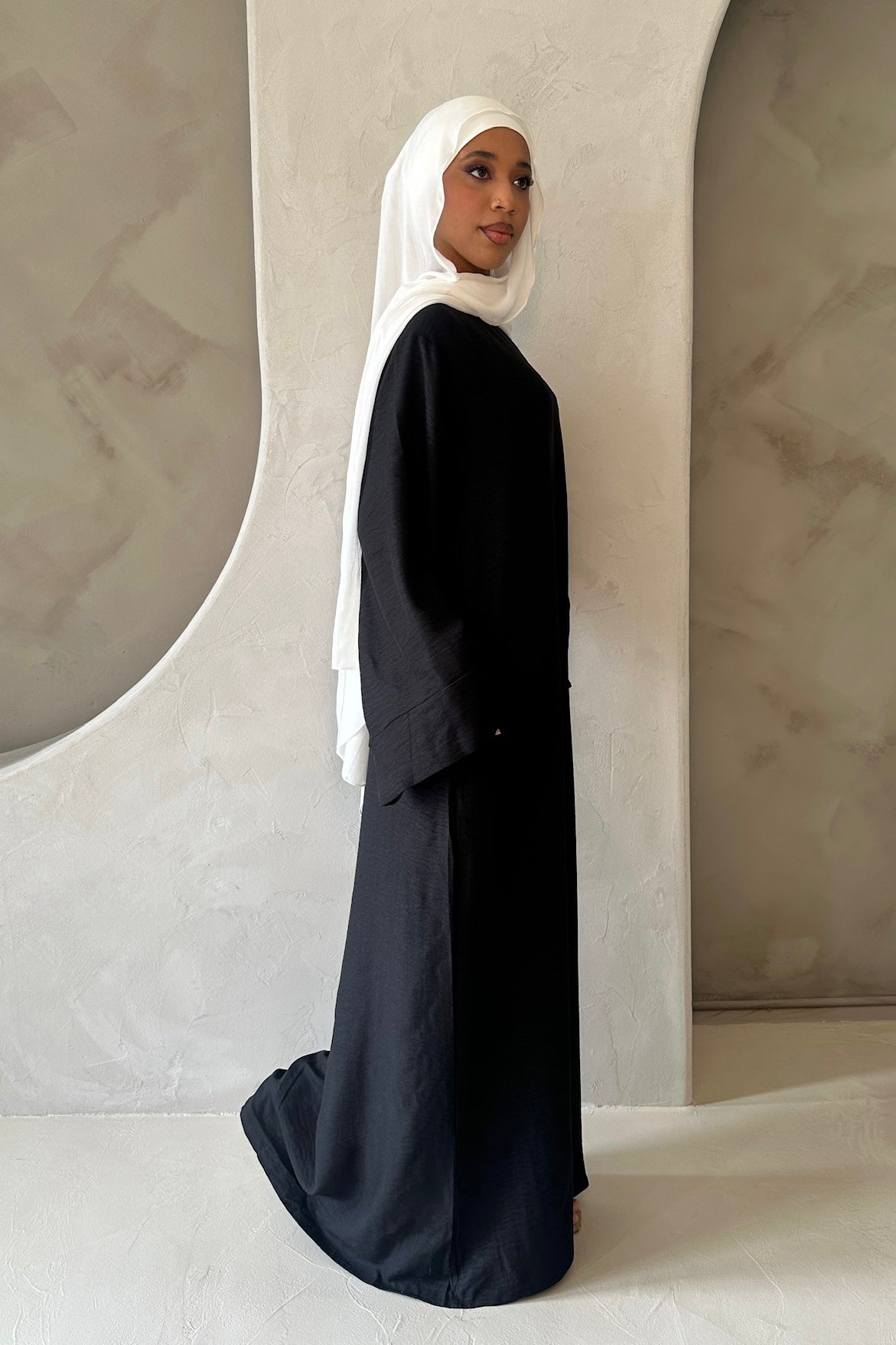 AMIRA MOCK NECK ABAYA BLACK