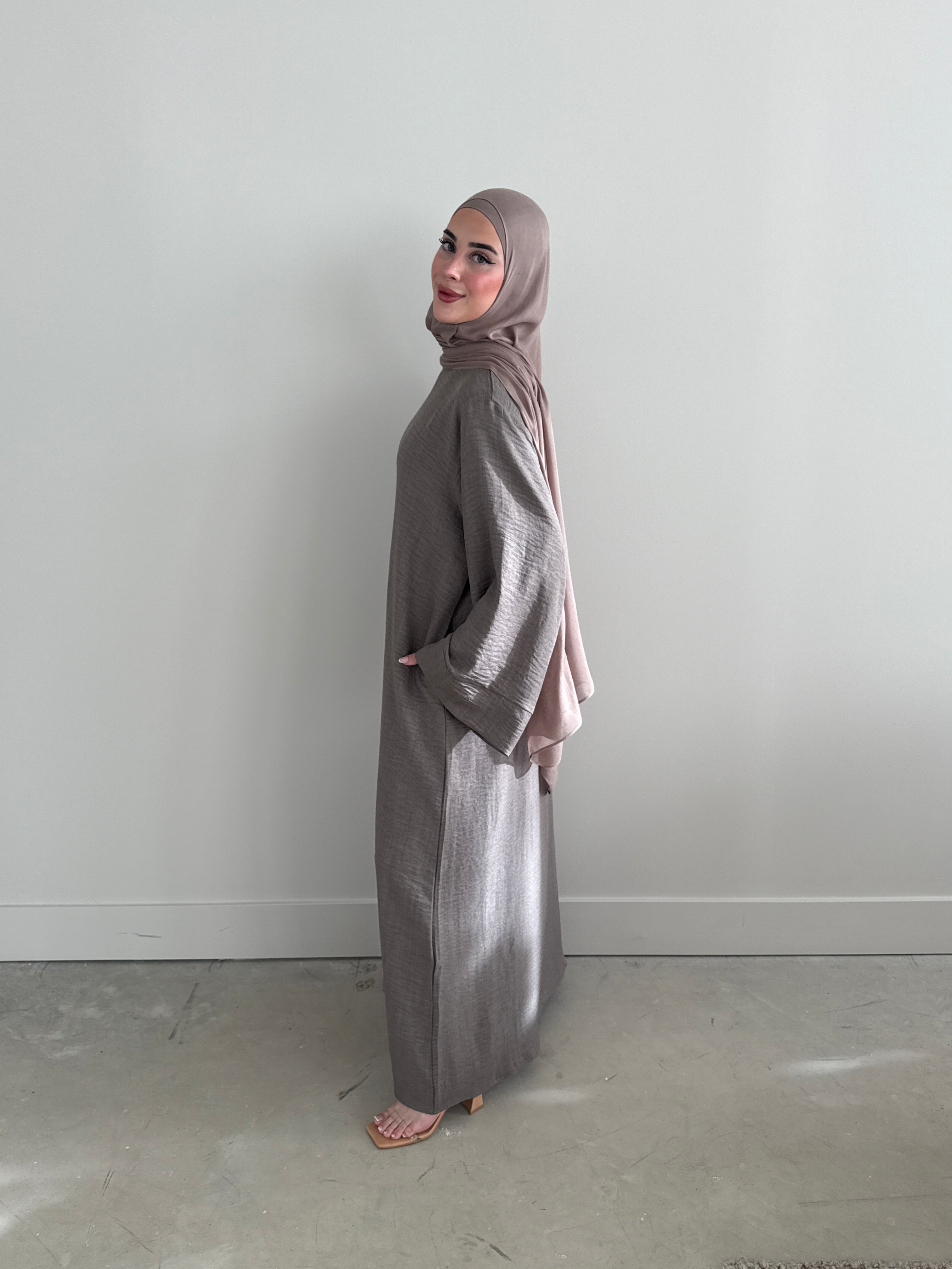 AMIRA MOCK NECK STONE