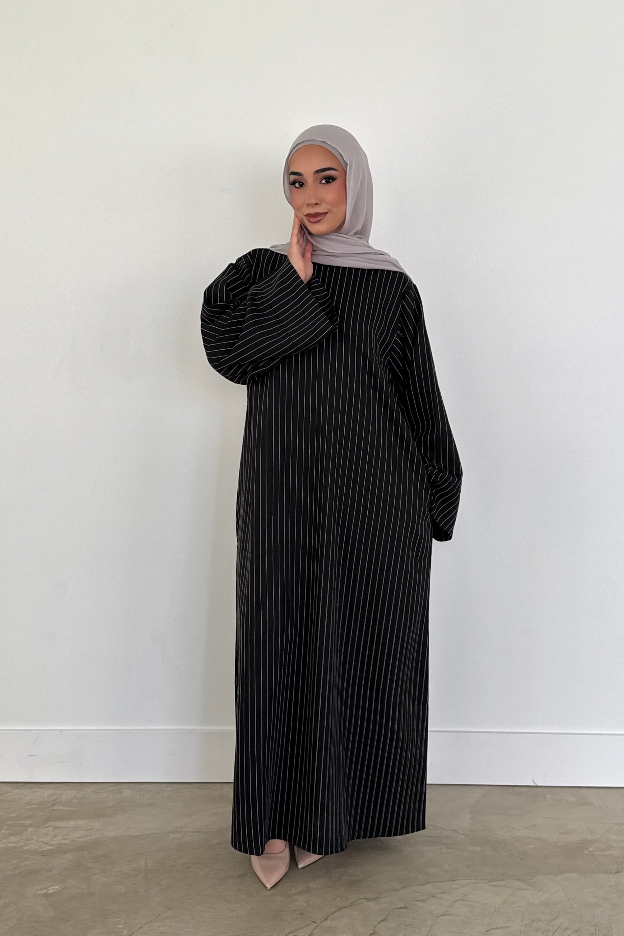 STRIPE ABAYA BLACK MOCK NECK