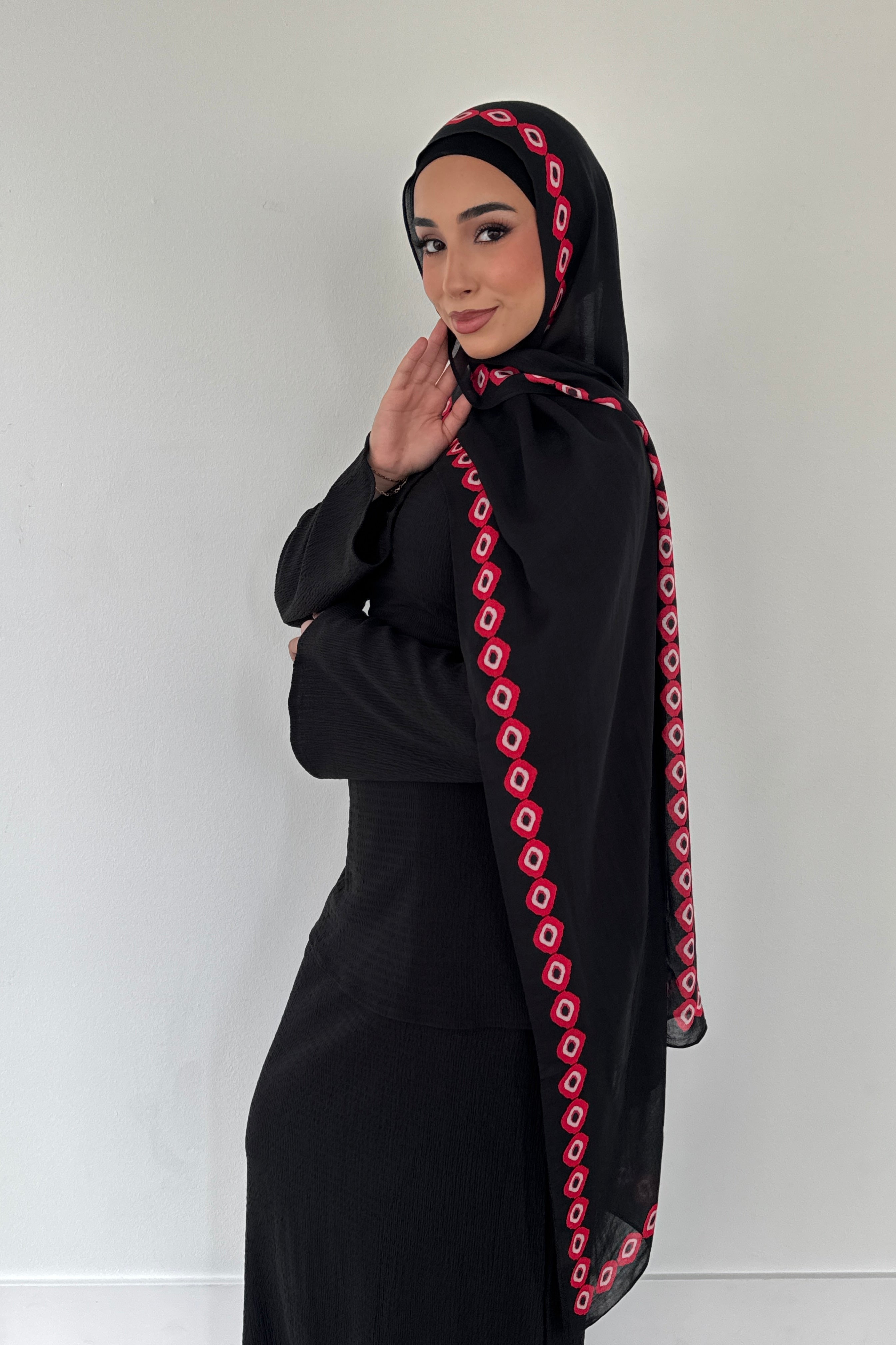 MAGHMAQ TRIM MODAL HIJAB